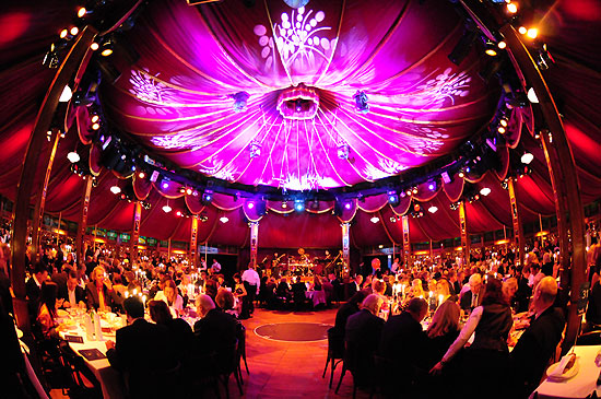 Teatro Zelt von Alfosn DSchuhbeck (Foto: Ingrid Grossmann)